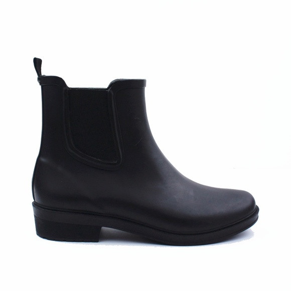 J. Crew Shoes - JCREW Size 10 Chelsea Matte Rain Boots in Black